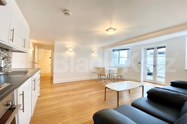  Spacious two bedroom two bathroom apartment on Chapel Market Chapel Market, Angel